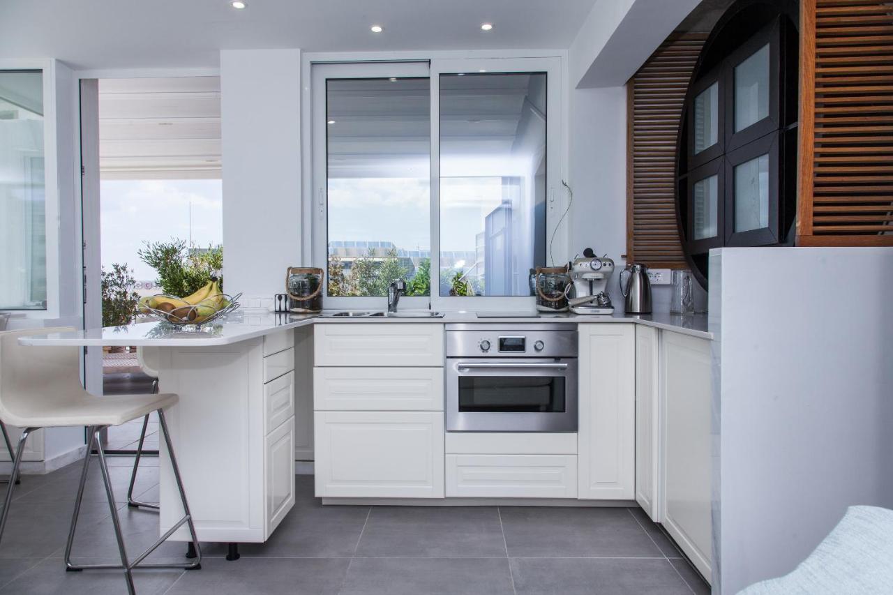Gorgeous Penthouse With Private Jacuzzi And Amazing View! Apartment Athens Exterior photo