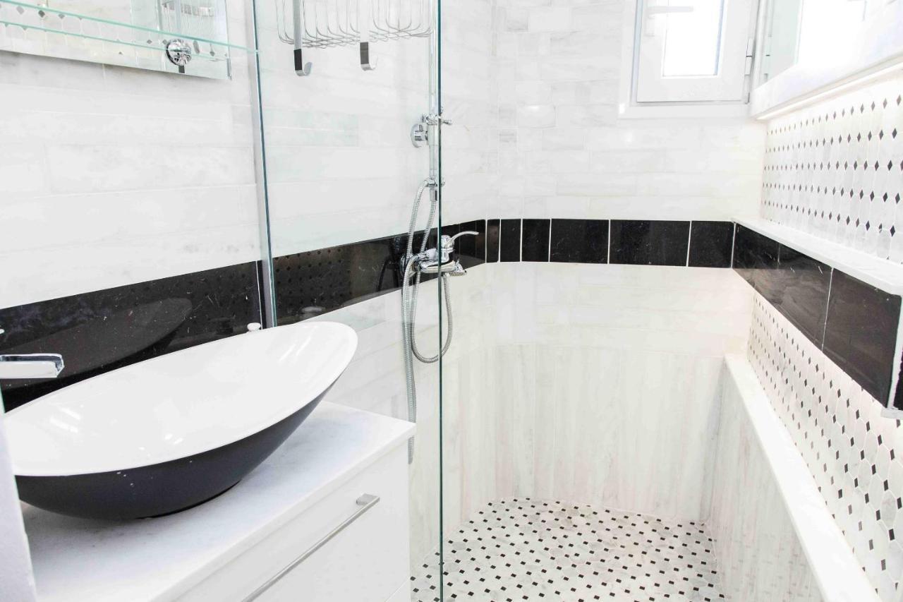 Gorgeous Penthouse With Private Jacuzzi And Amazing View! Apartment Athens Exterior photo