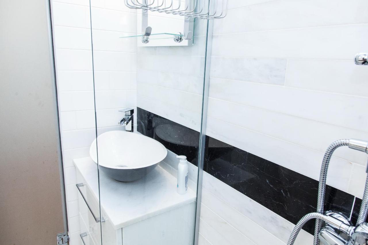 Gorgeous Penthouse With Private Jacuzzi And Amazing View! Apartment Athens Exterior photo